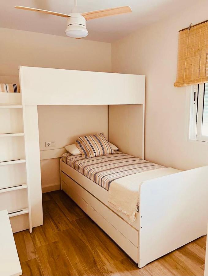 Vivienda De Lujo A 100 Metros De La Playa * La Antilla
